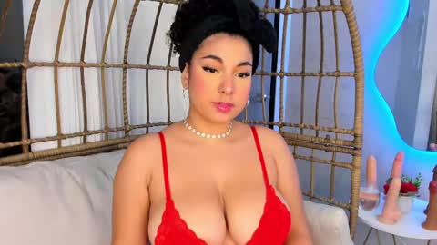 Snapshot of miawoderfull chatting on 02.22.25 Mia online show from 02.22.25