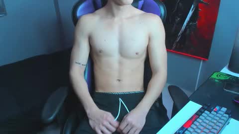 Snapshot of michael_twink18 chatting on 09.20.25 Michael online show from 09.20.25