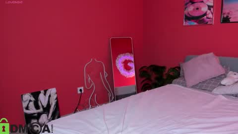 michele_mack online show from 10.05.25