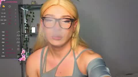 Snapshot of michelle_jacksonn chatting on 09.16.25 michelle_jacksonn online show from 09.16.25