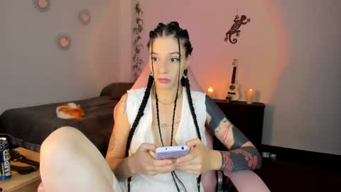 Snapshot of michelleastro chatting on 03.04.25 Michelle Ramirez online show from 03.04.25