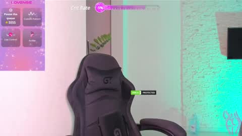 Snapshot of michelliibeautiful chatting on 02.10.25 Michellee online show from 02.10.25