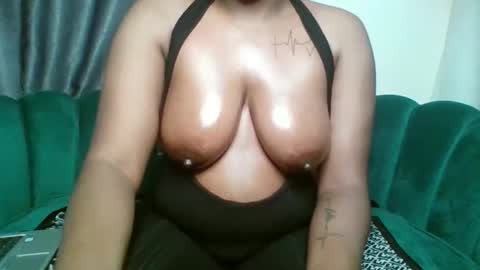 Snapshot of midnight_goddess chatting on 09.18.25 Kelly online show from 09.18.25