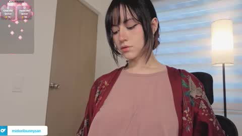 Snapshot of midori__san chatting on 10.13.25 midori__san online show from 10.13.25