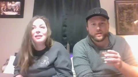 Snapshot of midwestlovers1990 chatting on 11.10.25 midwestlovers1990 online show from 11.10.25