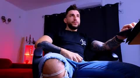 MightyAaron online show from 10.26.25