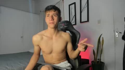 Miguel Hernandez online show from 02.07.25