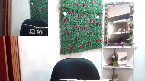 Snapshot of miia_spencer_ chatting on 09.10.25 miia online show from 09.10.25