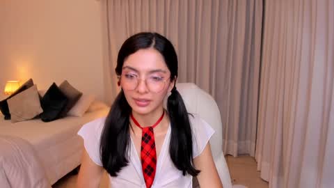 Snapshot of miiaa_evans chatting on 12.13.24 Mia online show from 12.13.24