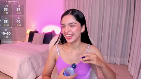Snapshot of miiaa_evans chatting on 12.14.24 Mia online show from 12.14.24