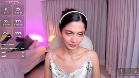 Snapshot of miiaa_evans chatting on 12.27.24 Mia online show from 12.27.24