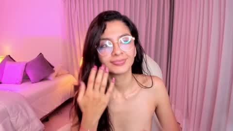 Snapshot of miiaa_evans chatting on 01.14.25 Mia online show from 01.14.25