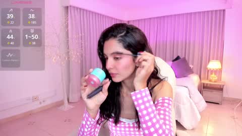 Snapshot of miiaa_evans chatting on 01.15.25 Mia online show from 01.15.25