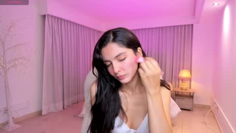 Snapshot of miiaa_evans chatting on 01.18.25 Mia online show from 01.18.25