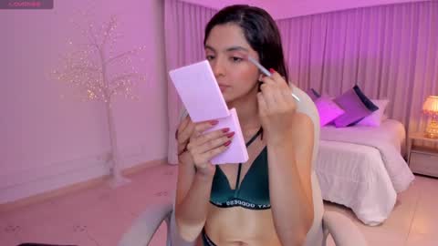 Snapshot of miiaa_evans chatting on 01.25.25 Mia online show from 01.25.25