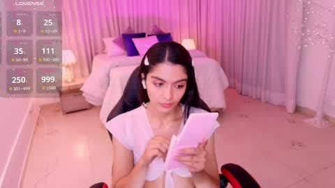 Snapshot of miiaa_evans chatting on 02.20.25 Mia online show from 02.20.25