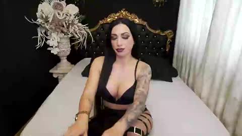 Snapshot of mikaelajensen chatting on 01.17.25 Mikaela online show from 01.17.25