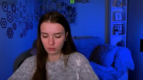 Snapshot of mikameovv chatting on 11.26.25 Mika online show from 11.26.25