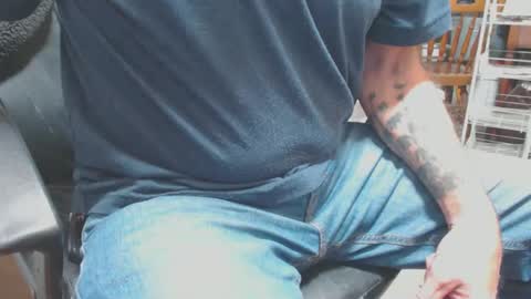 Snapshot of mike694fun chatting on 12.12.24 mike694fun online show from 12.12.24