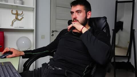 Snapshot of mike_platano chatting on 09.24.25 MIKE PLATANO online show from 09.24.25