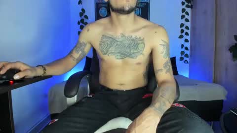 Snapshot of mikee_scooth chatting on 03.12.25 mikee_scooth online show from 03.12.25