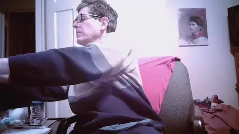 Snapshot of mikewulds chatting on 01.02.25 Mike online show from 01.02.25