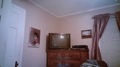 Snapshot of mikewulds chatting on 01.22.25 Mike online show from 01.22.25