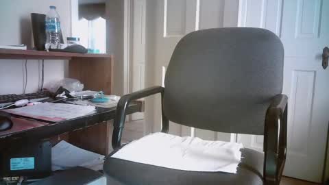 Snapshot of mikewulds chatting on 02.17.25 Mike online show from 02.17.25