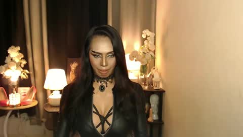 Snapshot of mikeyalawi03 chatting on 03.08.25 Mistress MikeyAlawi online show from 03.08.25