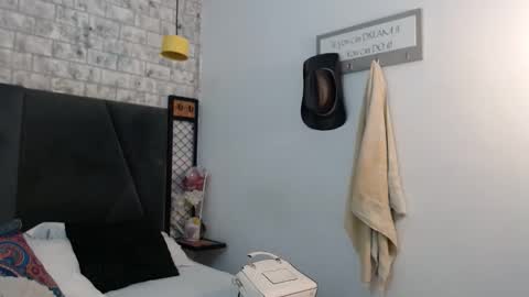 mila_adamss online show from 11.28.25