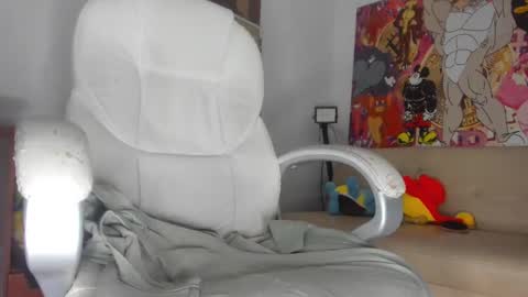 Mila Dash online show from 11.21.25