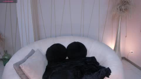 Snapshot of milacoleman chatting on 09.14.25 Mila online show from 09.14.25