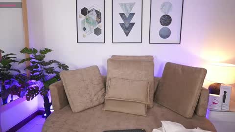 milacrave online show from 09.20.25