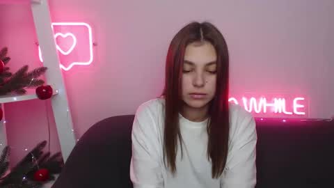 milanaangelas online show from 12.21.24