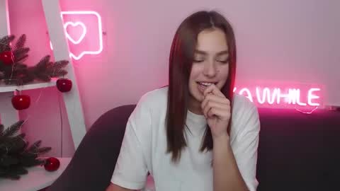 milanaangelas online show from 12.23.24