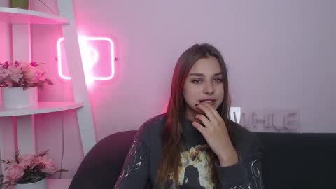 milanaangelas online show from 09.13.25