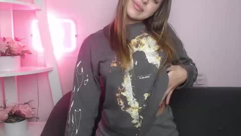 milanaangelas online show from 11.16.25