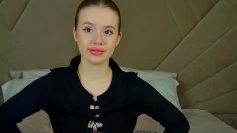 Snapshot of milanabalmain chatting on 01.16.25 MilanaBalmain online show from 01.16.25