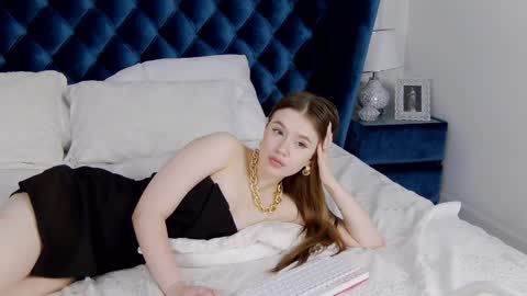 Snapshot of milanabalmain chatting on 01.20.25 MilanaBalmain online show from 01.20.25