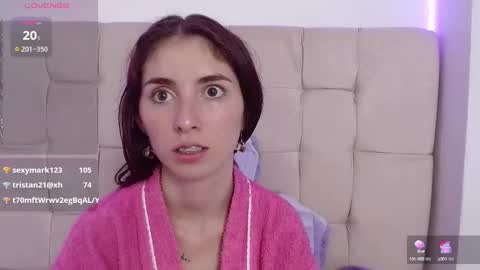 Snapshot of mildrecute chatting on 12.08.24 Ana online show from 12.08.24