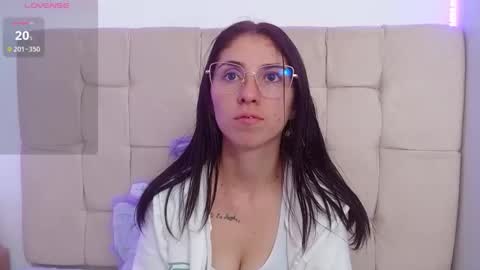 Snapshot of mildrecute chatting on 01.21.25 Ana online show from 01.21.25