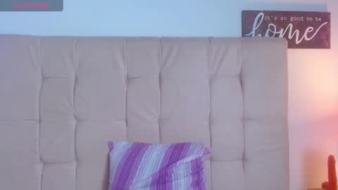 Snapshot of mildrecute chatting on 03.12.25 Ana online show from 03.12.25