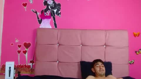 Snapshot of mildrecute chatting on 11.03.25 Ana online show from 11.03.25