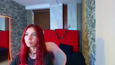 Snapshot of mildrecute chatting on 11.20.25 Ana online show from 11.20.25