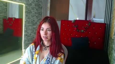 Snapshot of mildrecute chatting on 11.26.25 Ana online show from 11.26.25