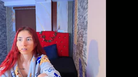 Snapshot of mildrecute chatting on 12.01.25 Ana online show from 12.01.25