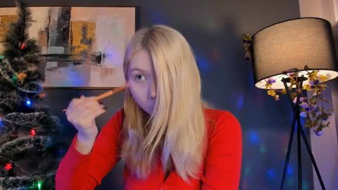 Snapshot of mildredbain chatting on 12.29.24 Mila online show from 12.29.24