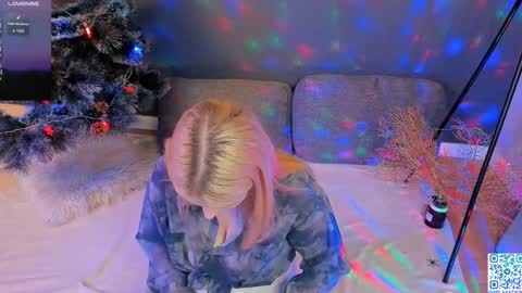 Snapshot of mildredbain chatting on 12.30.24 Mila online show from 12.30.24