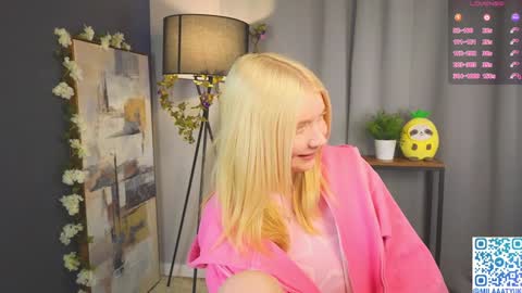 Snapshot of mildredbain chatting on 01.27.25 Mila online show from 01.27.25