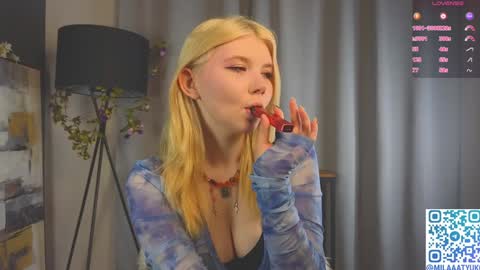 Snapshot of mildredbain chatting on 01.30.25 Mila online show from 01.30.25